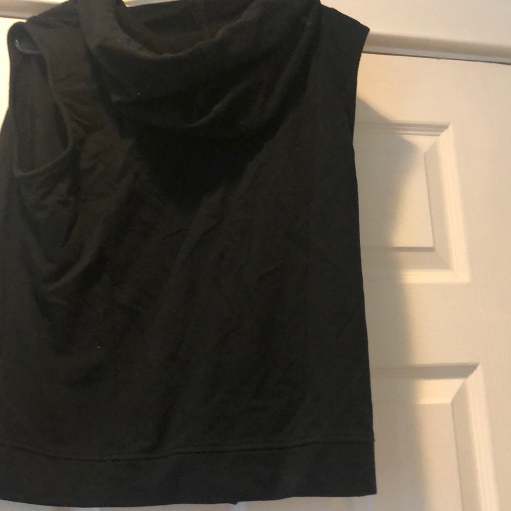 Clothes - Picture 2 of 3